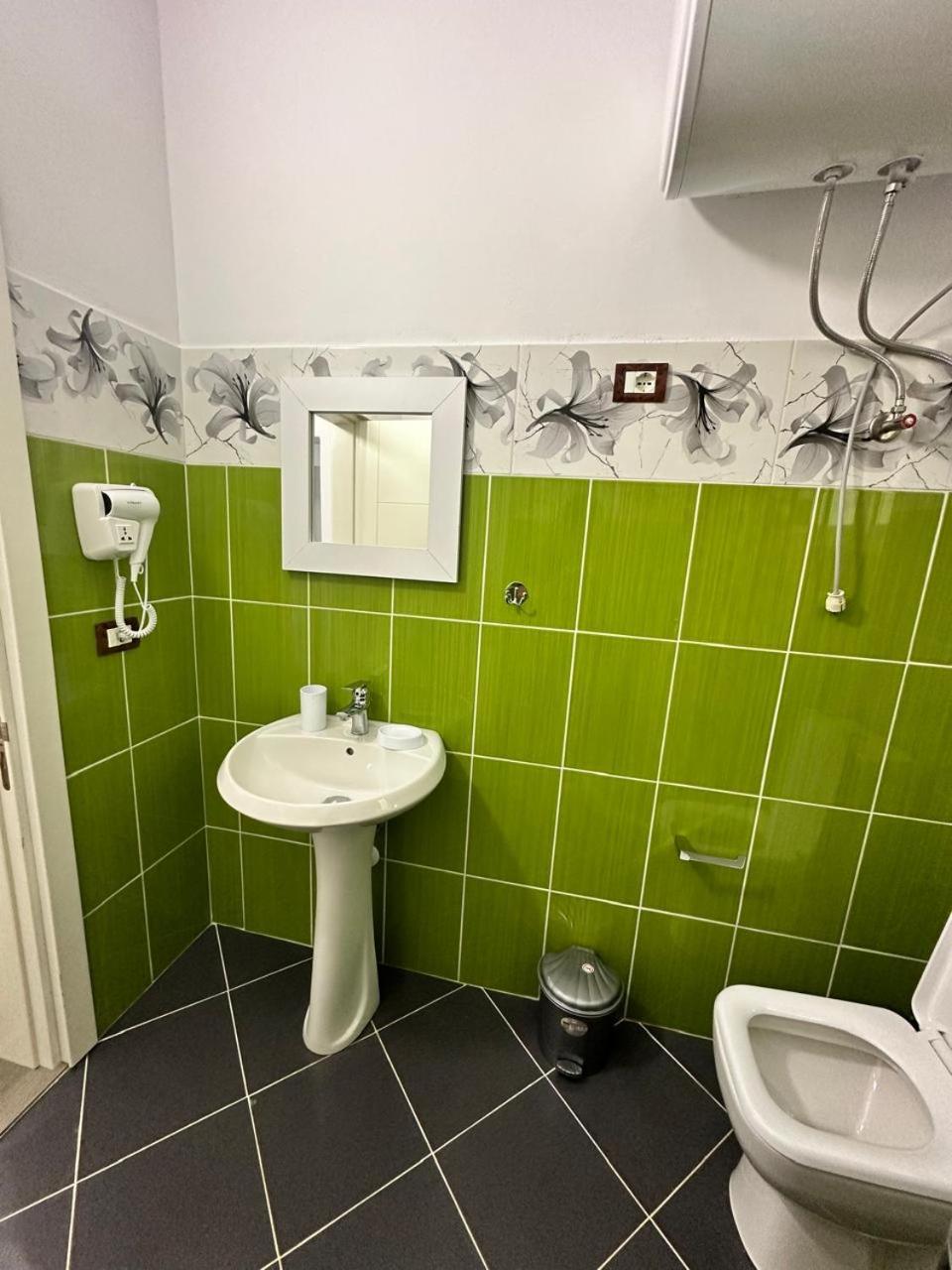 Hostel Leon 培拉特 外观 照片